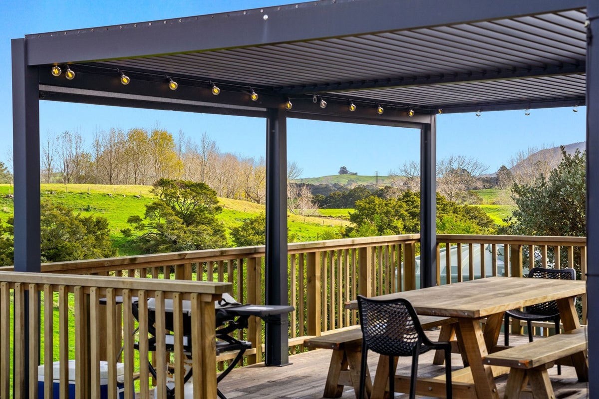 1931 State Highway 1, Kaiwaka - Carousel 37