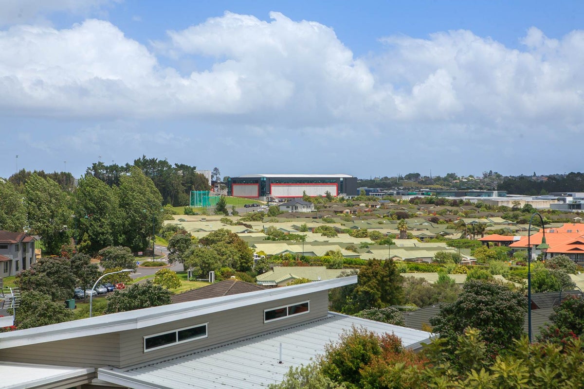 10 Graham Collins Drive, Windsor Park, Auckland - Carousel 36