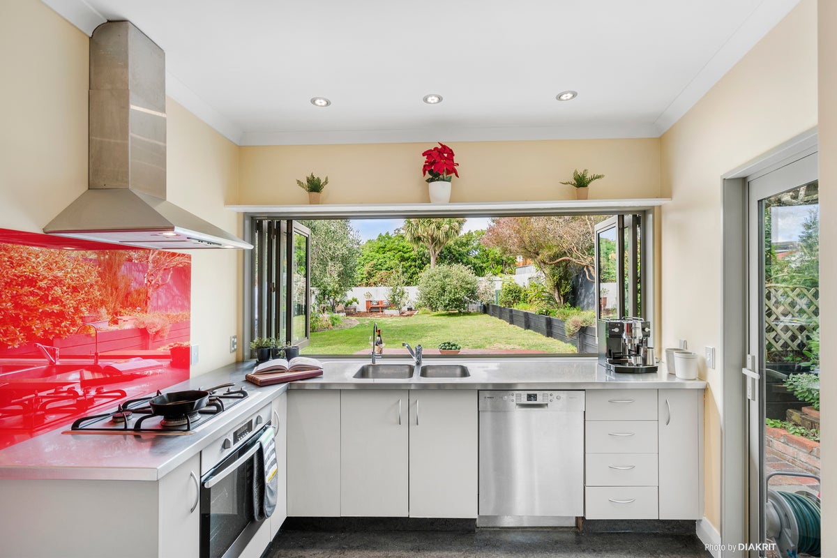 131 Hanson Street, Newtown, Wellington - Carousel 2