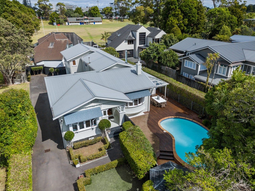 1/118 Wheturangi RD, Greenlane, Auckland - Carousel 30