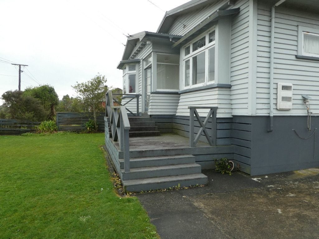 17 Nelson Quay, Cobden, Greymouth - Carousel 2