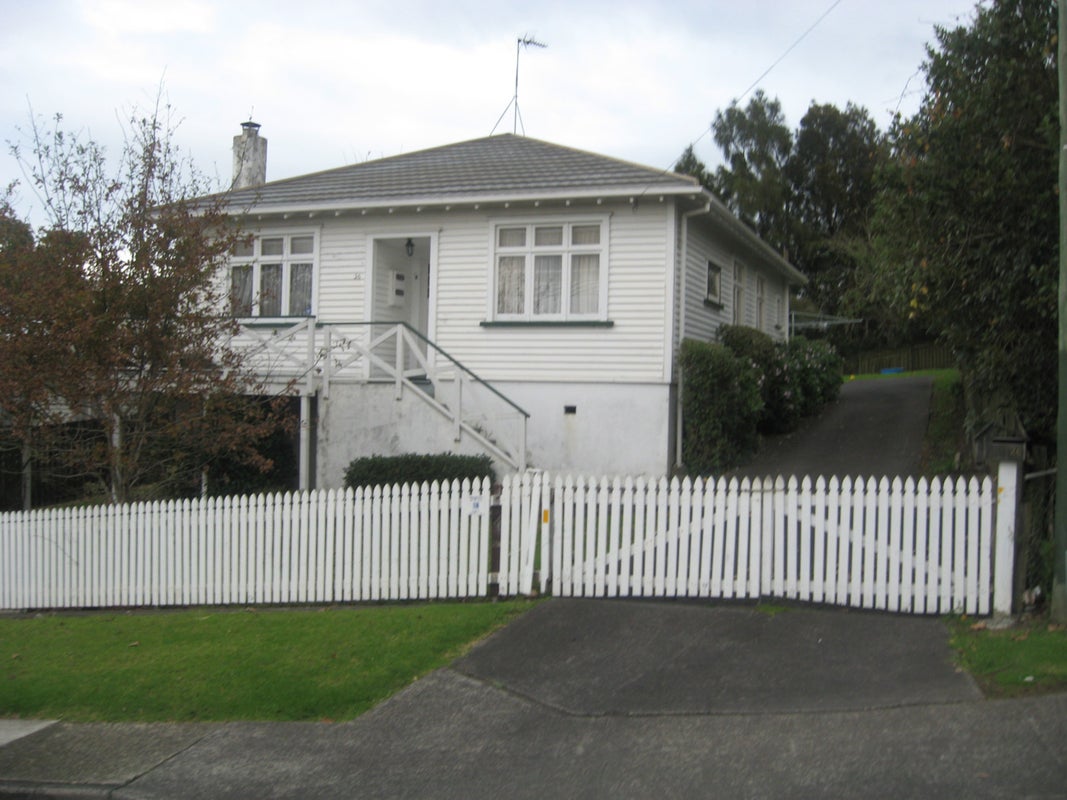 26 Lincoln Park Avenue, Massey, Auckland - Carousel 1
