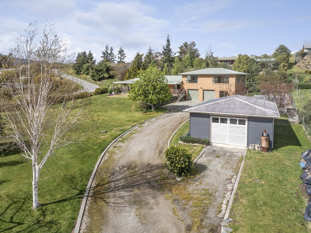 39 Domain Road, Bannockburn, Cromwell - Carousel 1