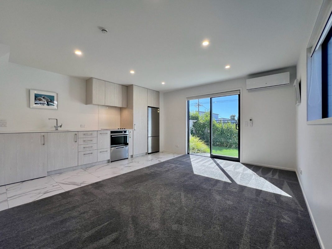 2/59 Neil Avenue, Te Atatu Peninsula, Auckland - Carousel 2