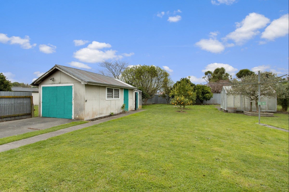 800 Grove Road, Mayfair, Hastings - Carousel 15