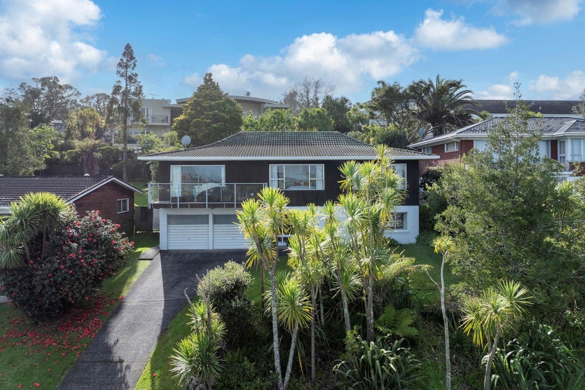 37 Chelsea View Drive, Chatswood, Auckland - Carousel 1