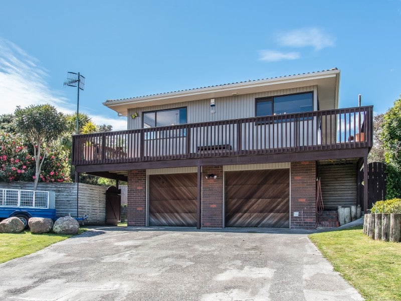 16 Nugget Grove, Raumati Beach, Paraparaumu - Carousel 1