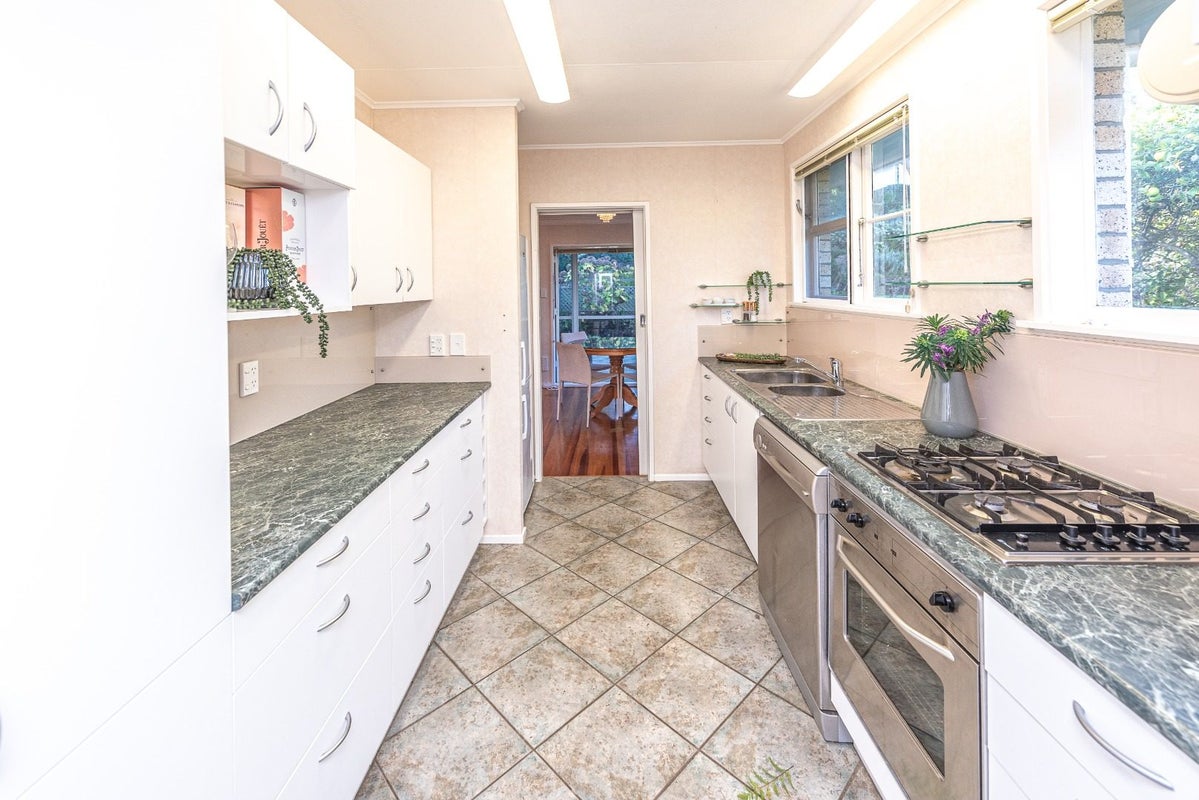 17 Bristow Street, Saint Johns Hill, Whanganui - Carousel 2