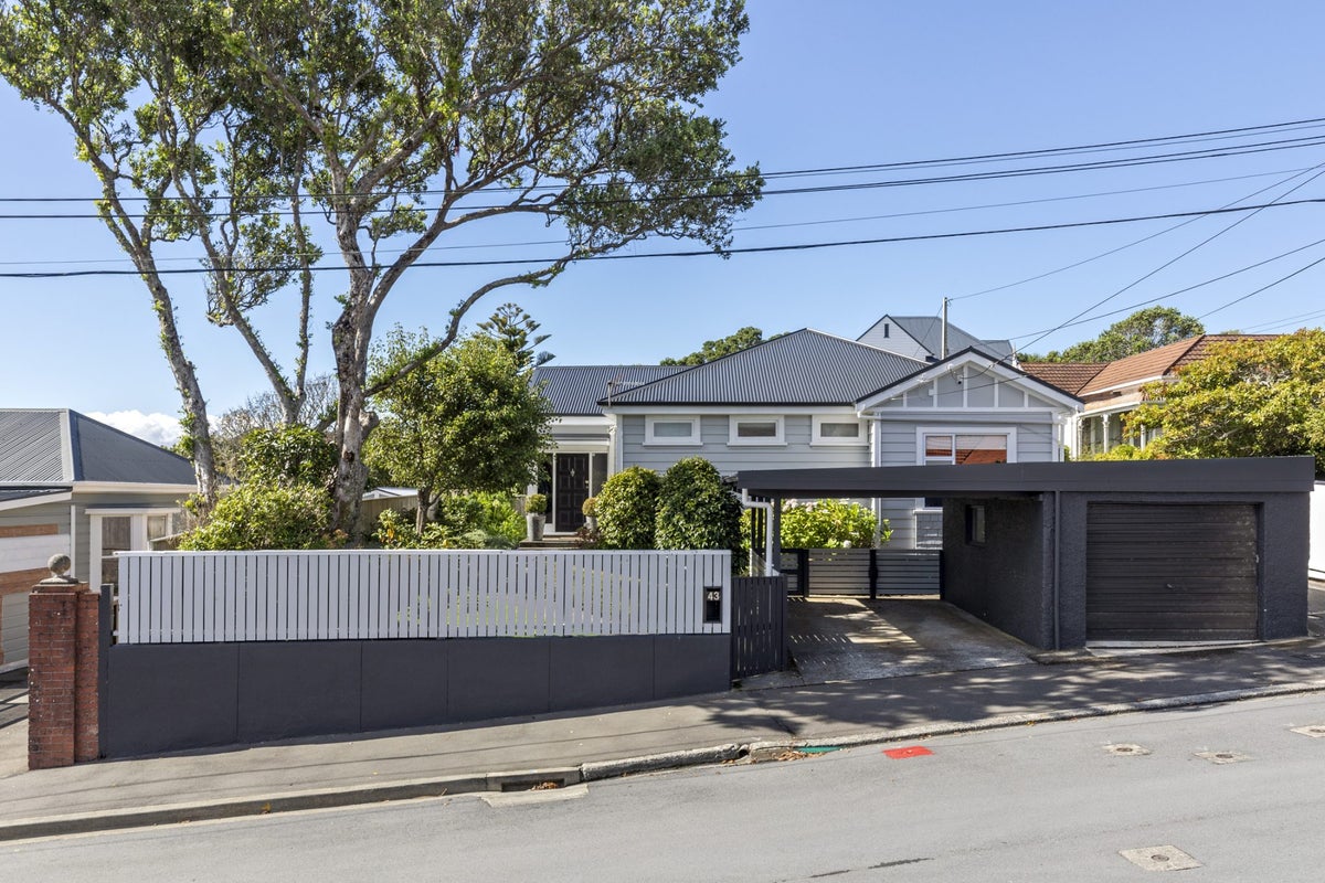 43 Messines Road, Karori, Wellington - Carousel 1