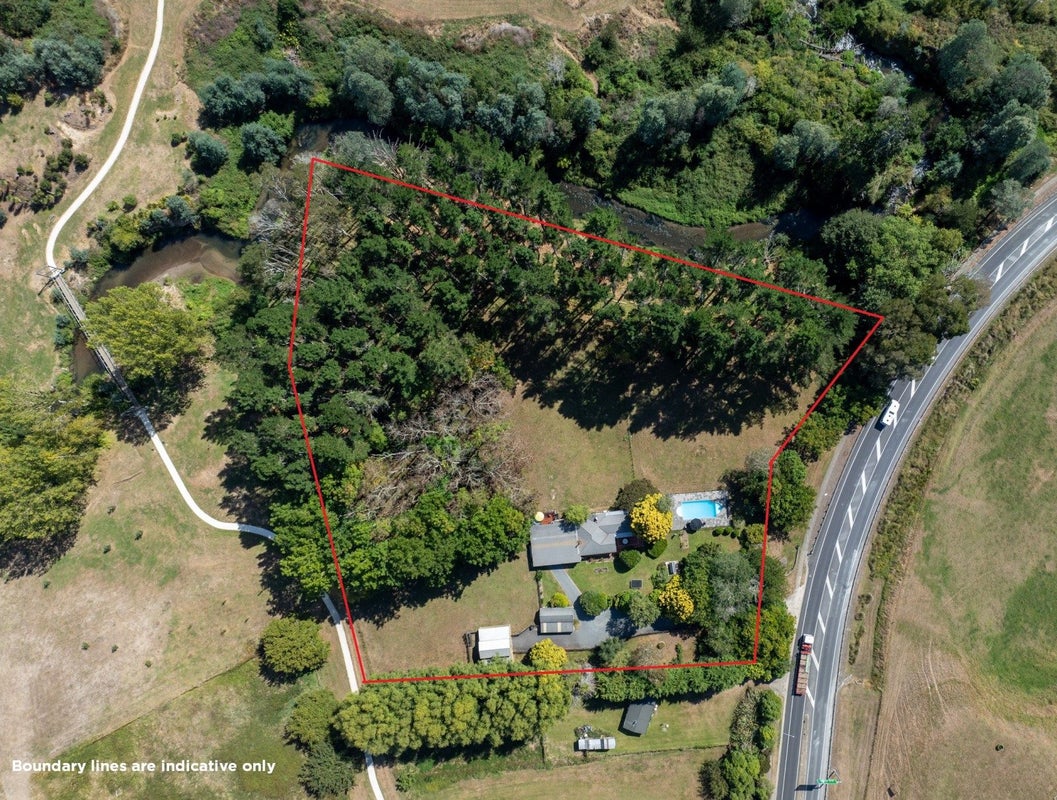 1218 State Highway 1, Tirau - Carousel 28