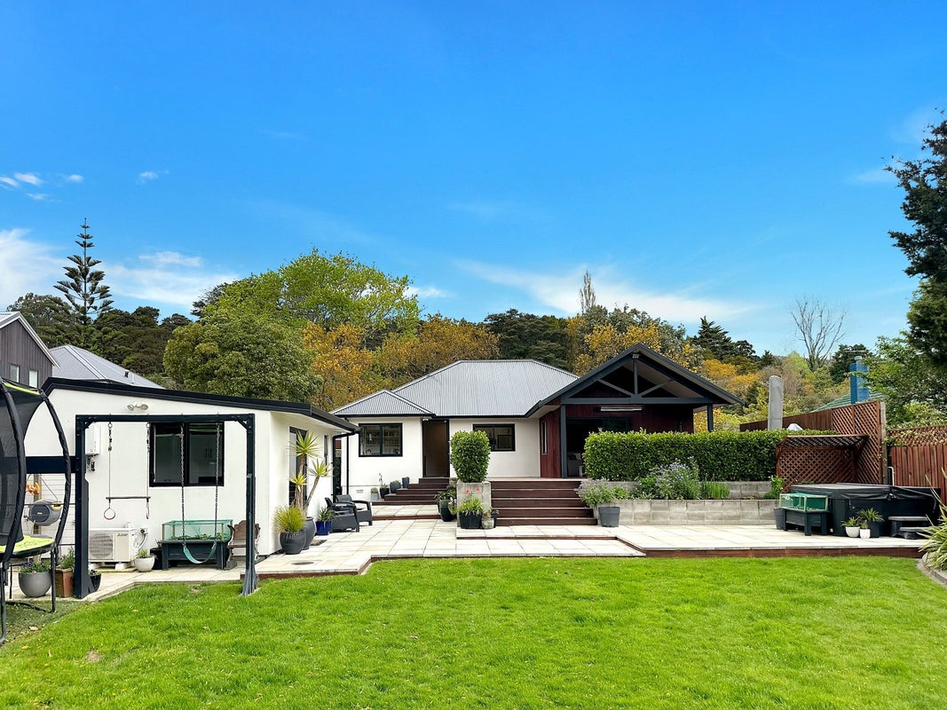45 Heretaunga Square, Silverstream, Upper Hutt - Carousel 1