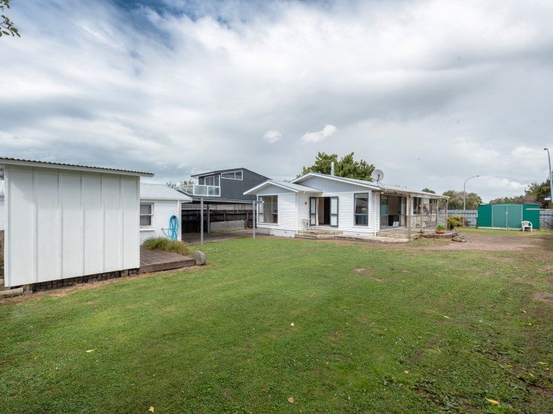 190 Totara Drive, Pukete, Hamilton - Carousel 2