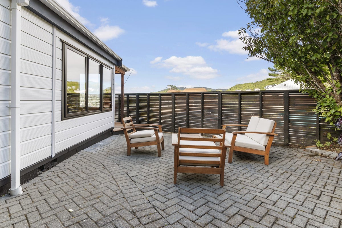 56 David Crescent, Karori, Wellington - Carousel 2