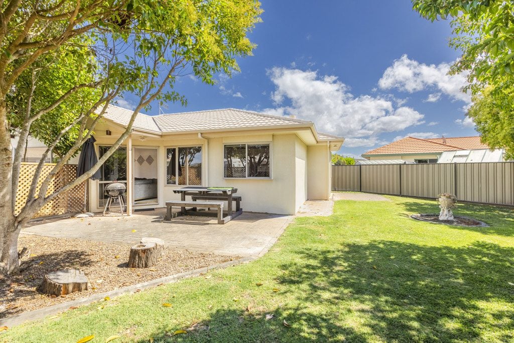 6 Ellerslie Place, Taradale, Napier - Carousel 2