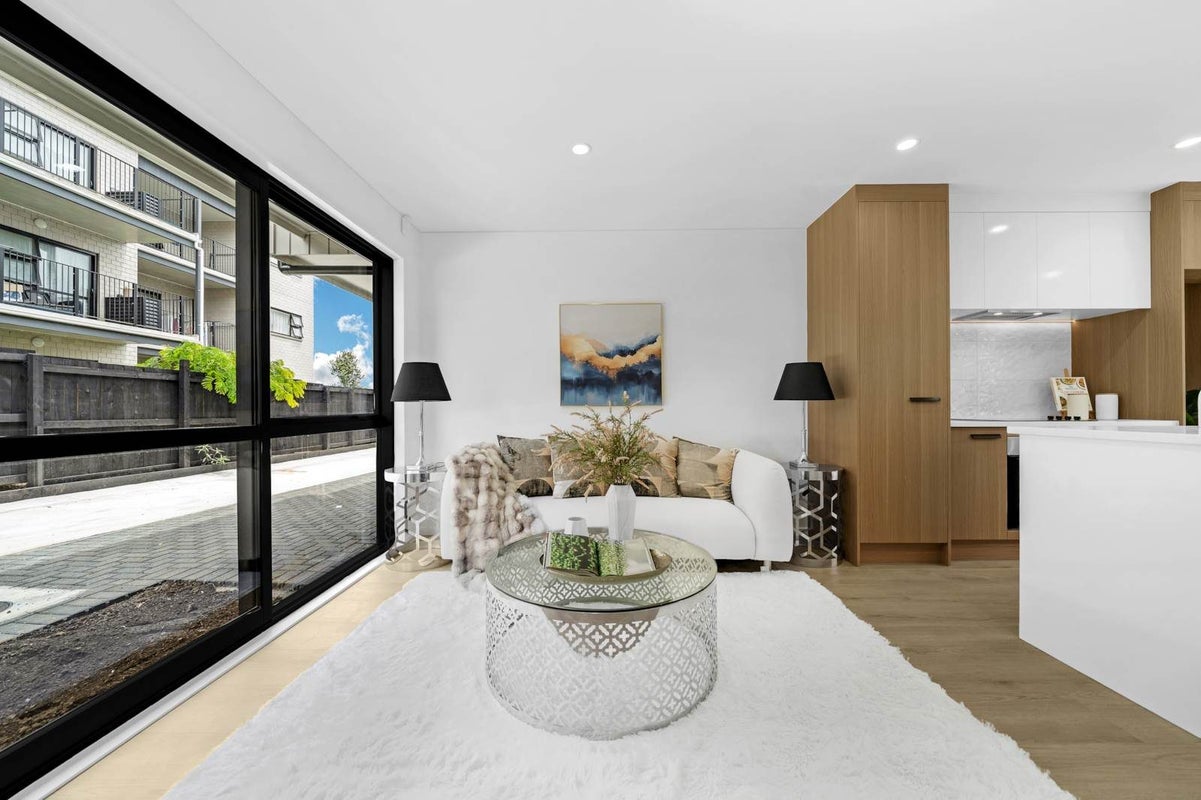 525 Massey Road, Mangere, Auckland - Carousel 2