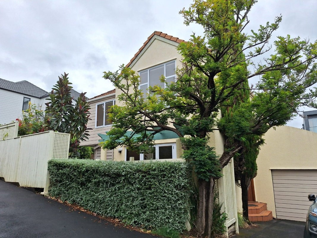 2/172 Upland Road, Remuera, Auckland - Carousel 1