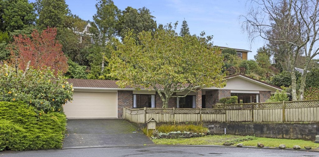 13 Pentland Place, Highlands Park, New Plymouth - Carousel 1
