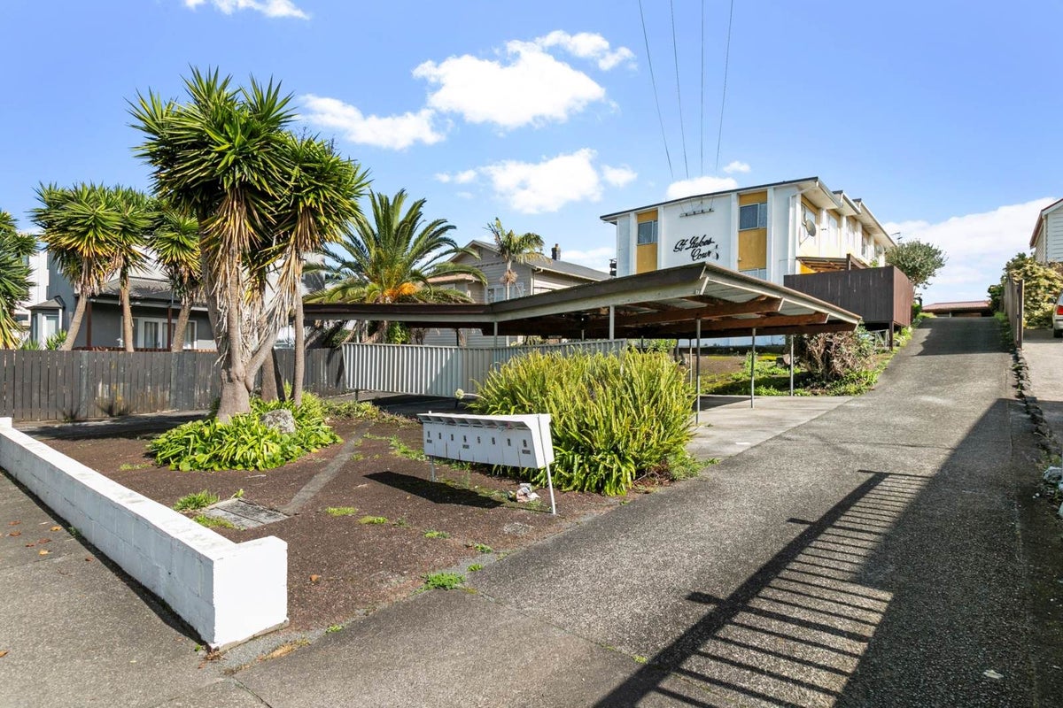 5/7 Kingsway Avenue, Sandringham, Auckland - Carousel 1