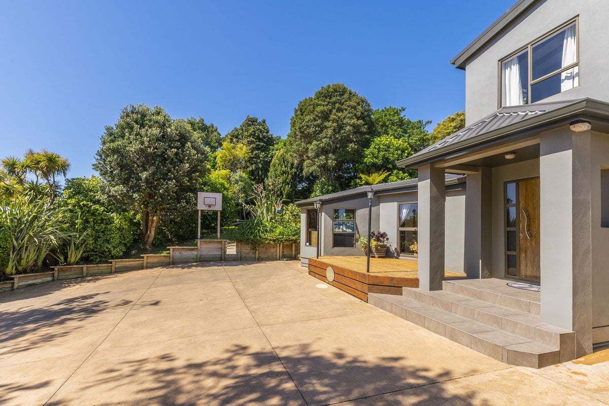 208 Matai Road, Raumati Beach, Paraparaumu - Carousel 1