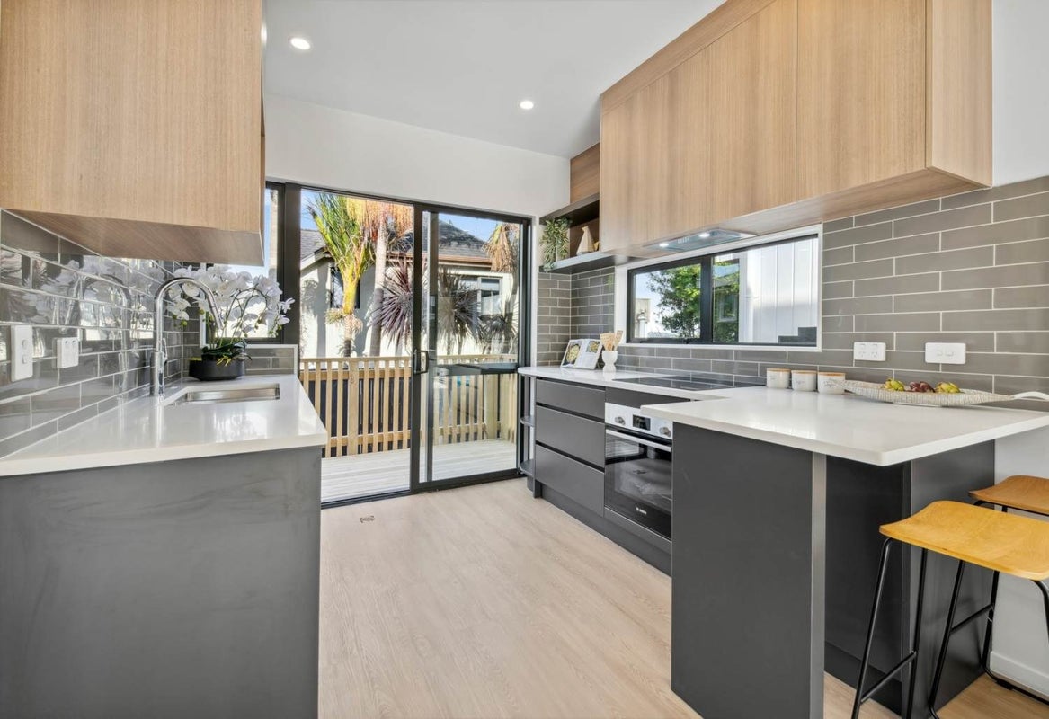 67 Highland Park Drive, Botany Downs, Auckland - Carousel 1