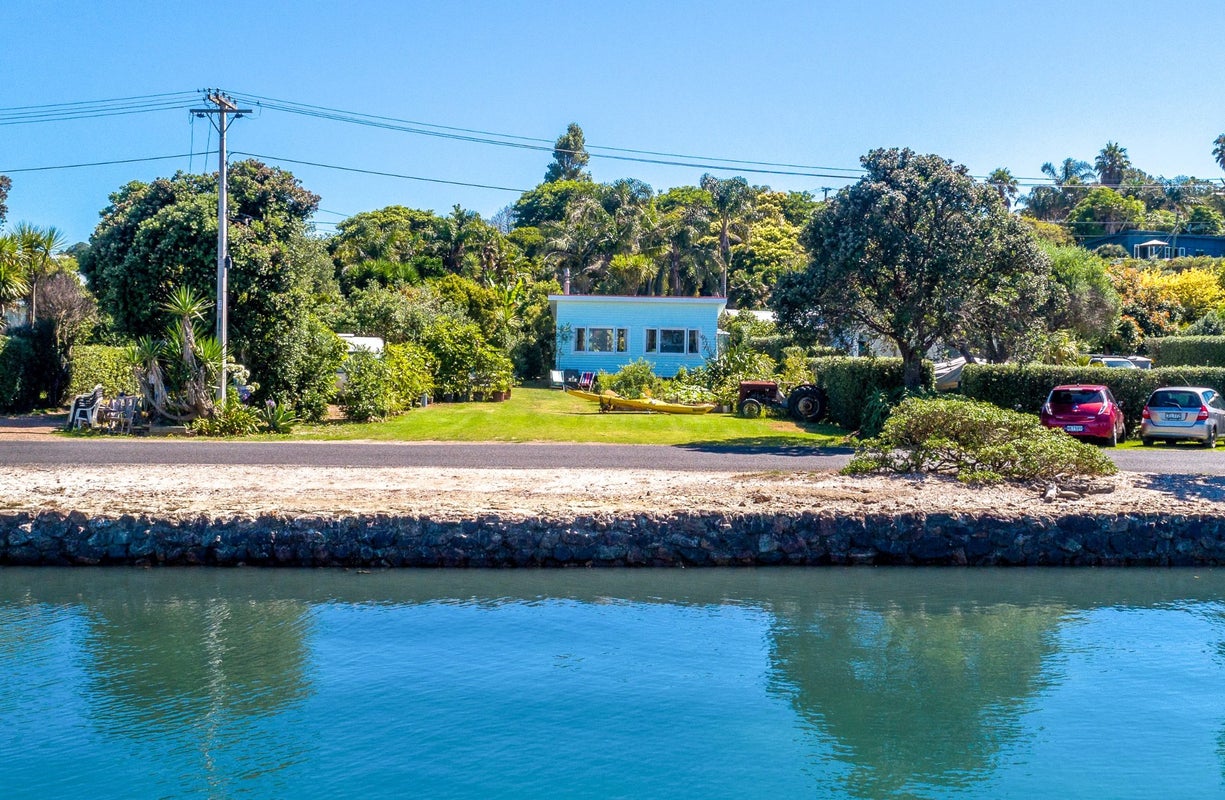 24 The Esplanade, Oneroa, Waiheke Island - Carousel 2