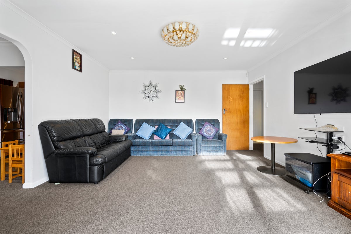 10 Thompson Street, Leamington, Cambridge - Carousel 17