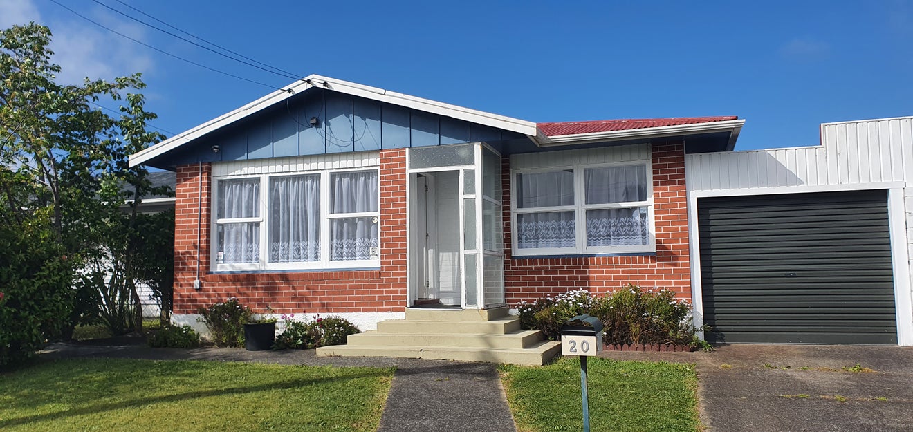 20 Karaka Crescent, Levin, Levin - Carousel 1