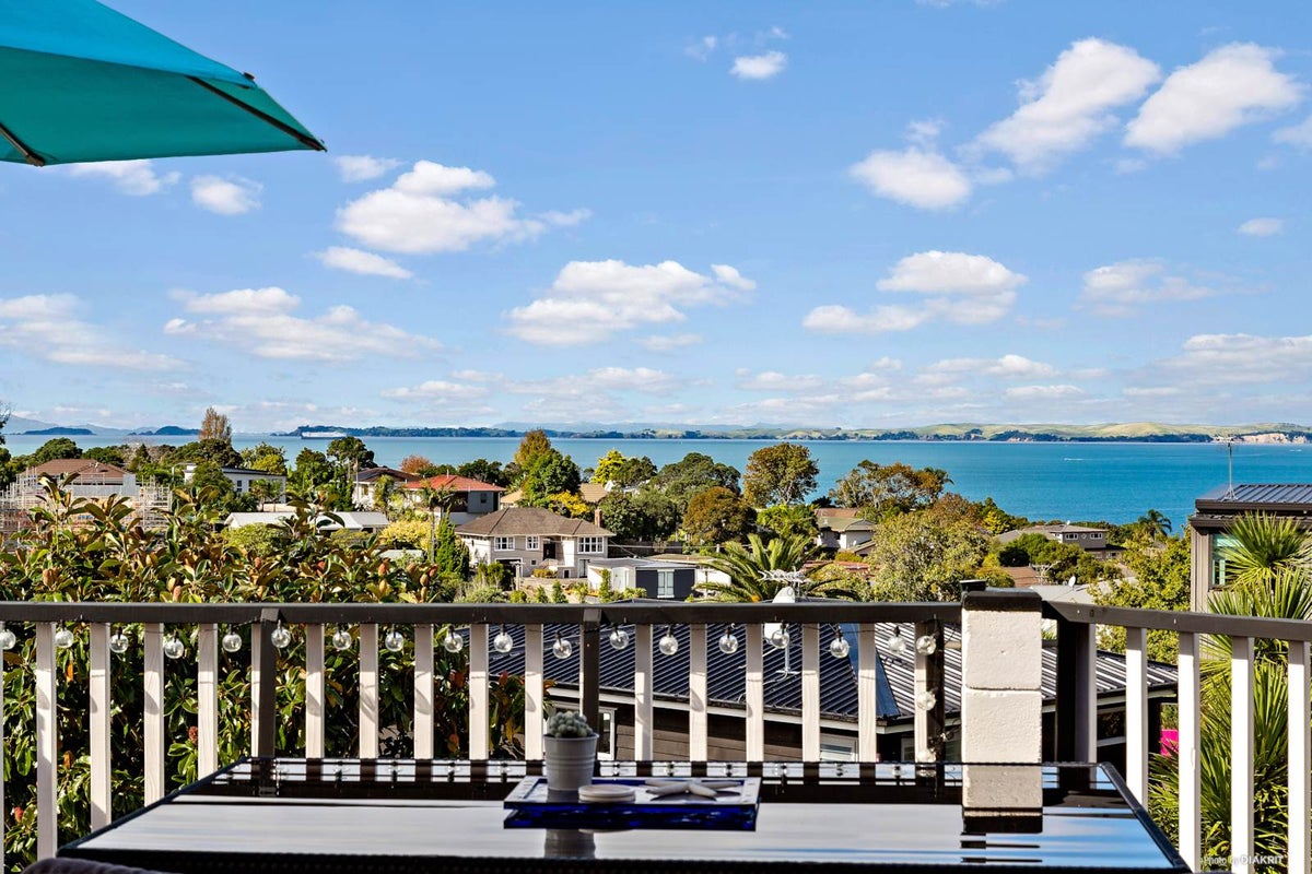 44 Kowhai Road, Campbells Bay, Auckland - Carousel 2