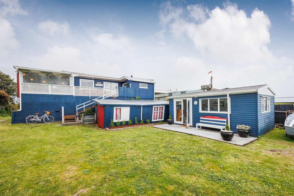 7 Chaffey Street, Foxton Beach, Foxton - Carousel 1