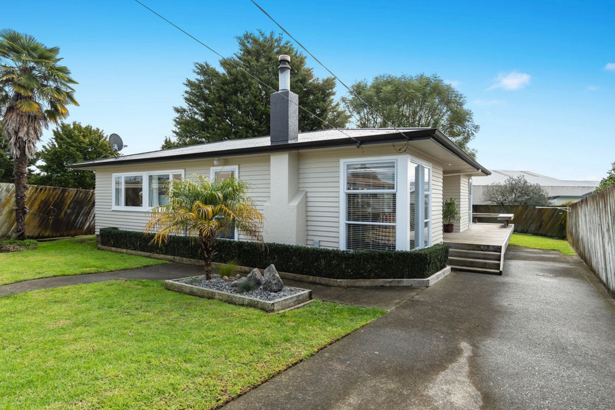 15 Galway Grove, Greerton, Tauranga - Carousel 2