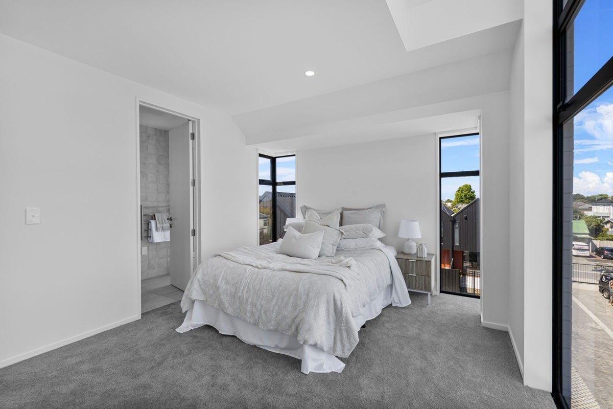 1/11 Donald Place, St Albans, Christchurch - Carousel 16