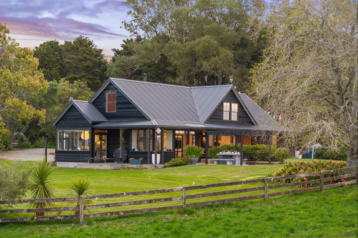 402 Old Kaipara Road, Kaipara Flats, Warkworth - Carousel 1