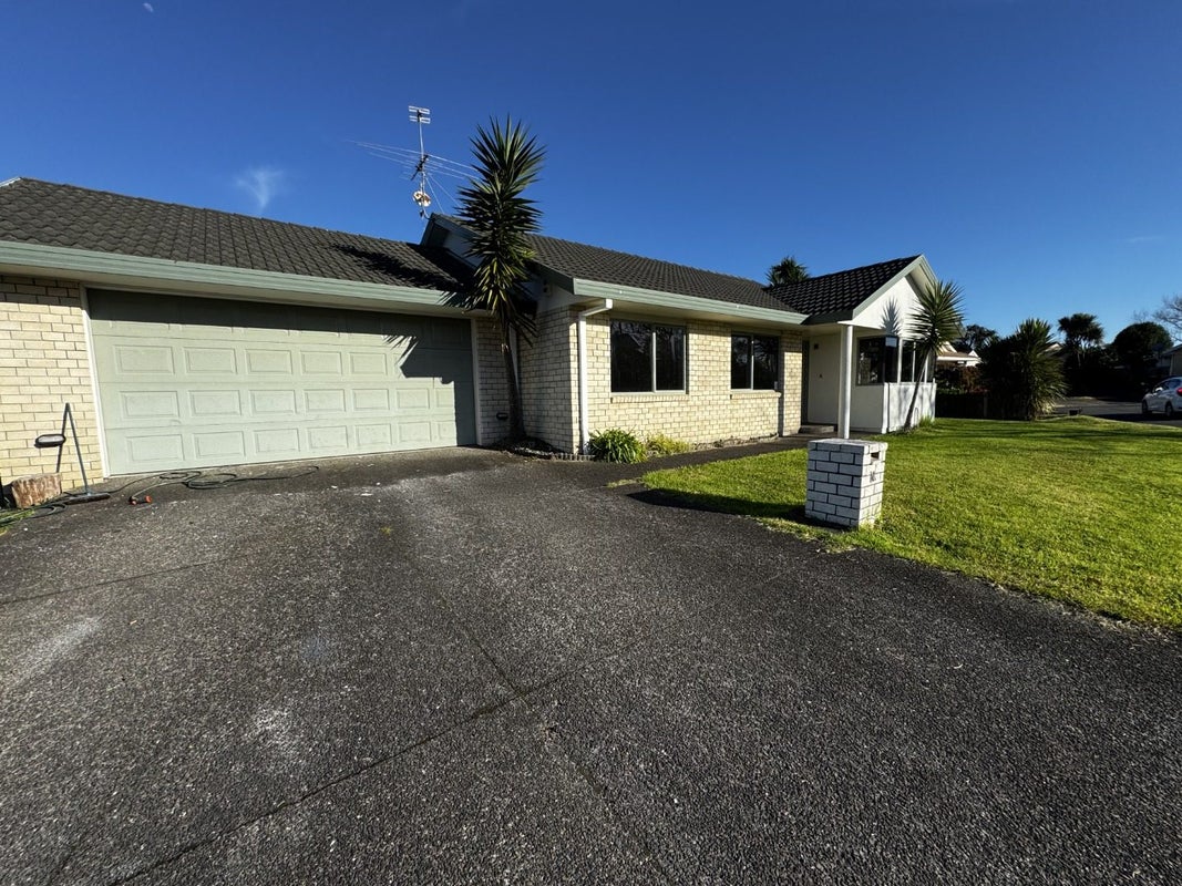 10A Aspatria Place, Northpark, Auckland - Carousel 2
