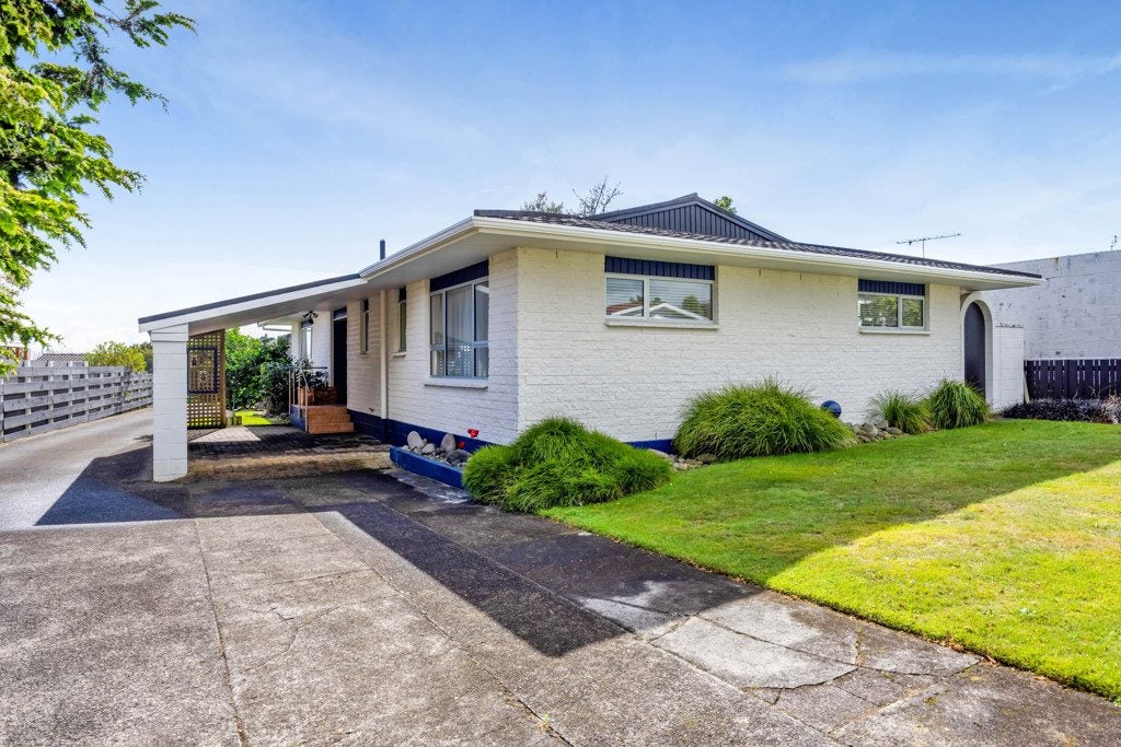30 Truby King Street, Merrilands, New Plymouth - Carousel 1