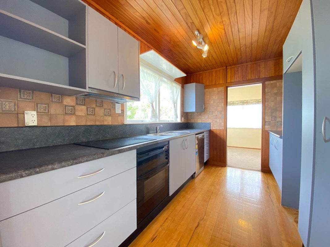 13 The Rosebowl, Sunnyhills, Auckland - Carousel 2