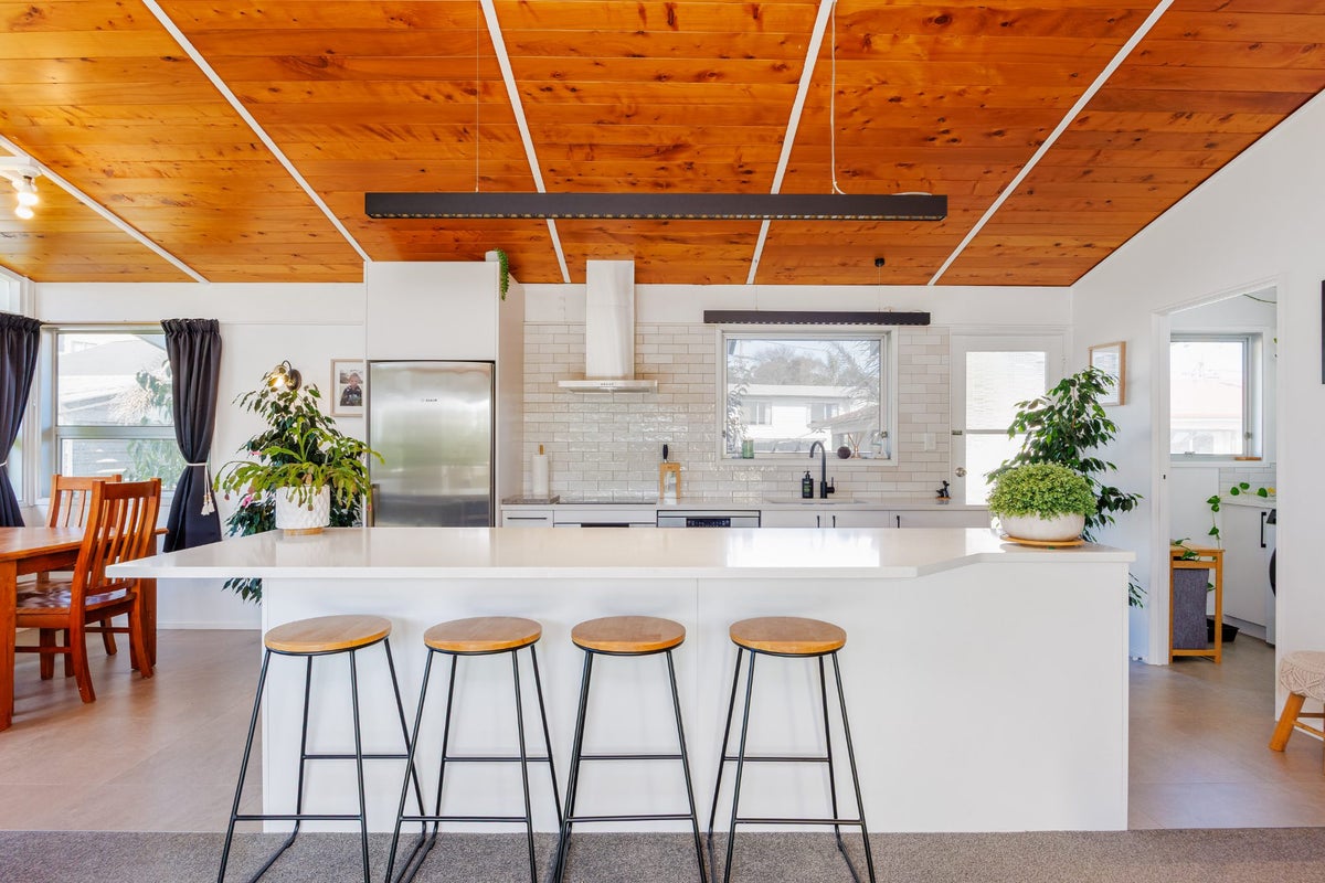115 Stanmore Bay Road, Stanmore Bay, Whangaparaoa - Carousel 2
