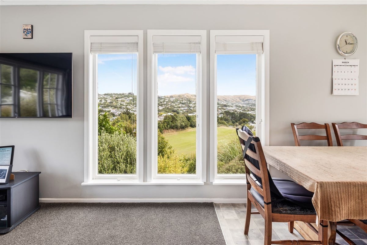 104 Stewart Drive, Newlands, Wellington - Carousel 2