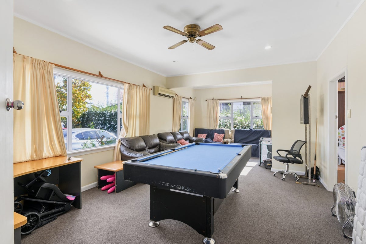 218 Hillcrest Road, Hillcrest, Hamilton - Carousel 2