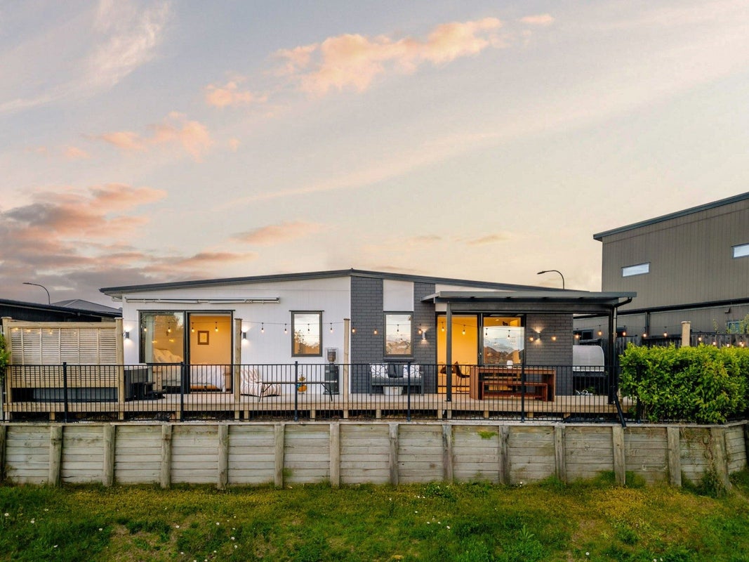 18 Te Tiireke Drive, Glenview, Hamilton - Carousel 1