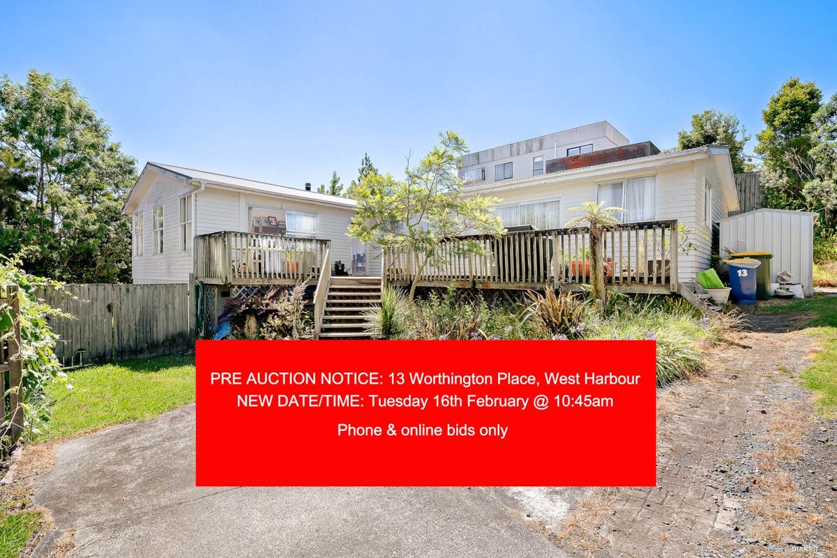 13 Worthington Place, West Harbour, Auckland - Carousel 1