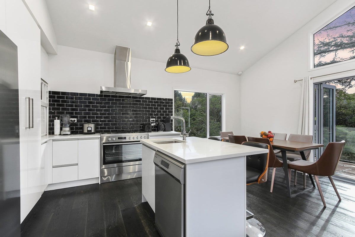 625A Swanson Road, Swanson, Auckland - Carousel 1