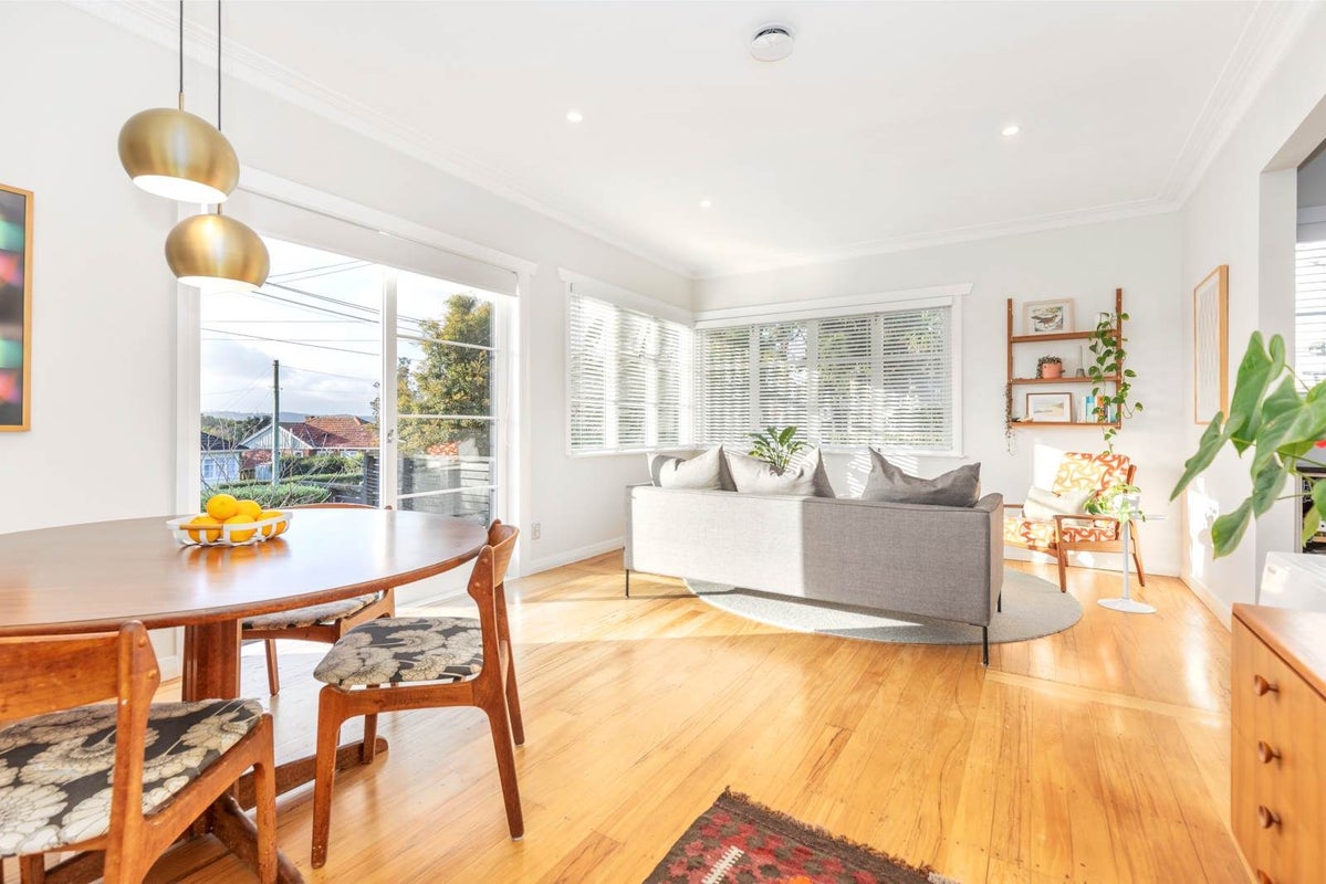 5 Kanuka Street, Point Chevalier, Auckland - Carousel 2