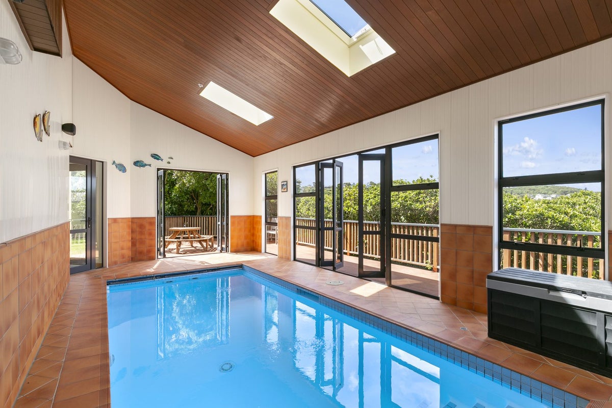19 George Gee Drive, Korokoro, Lower Hutt - Carousel 1