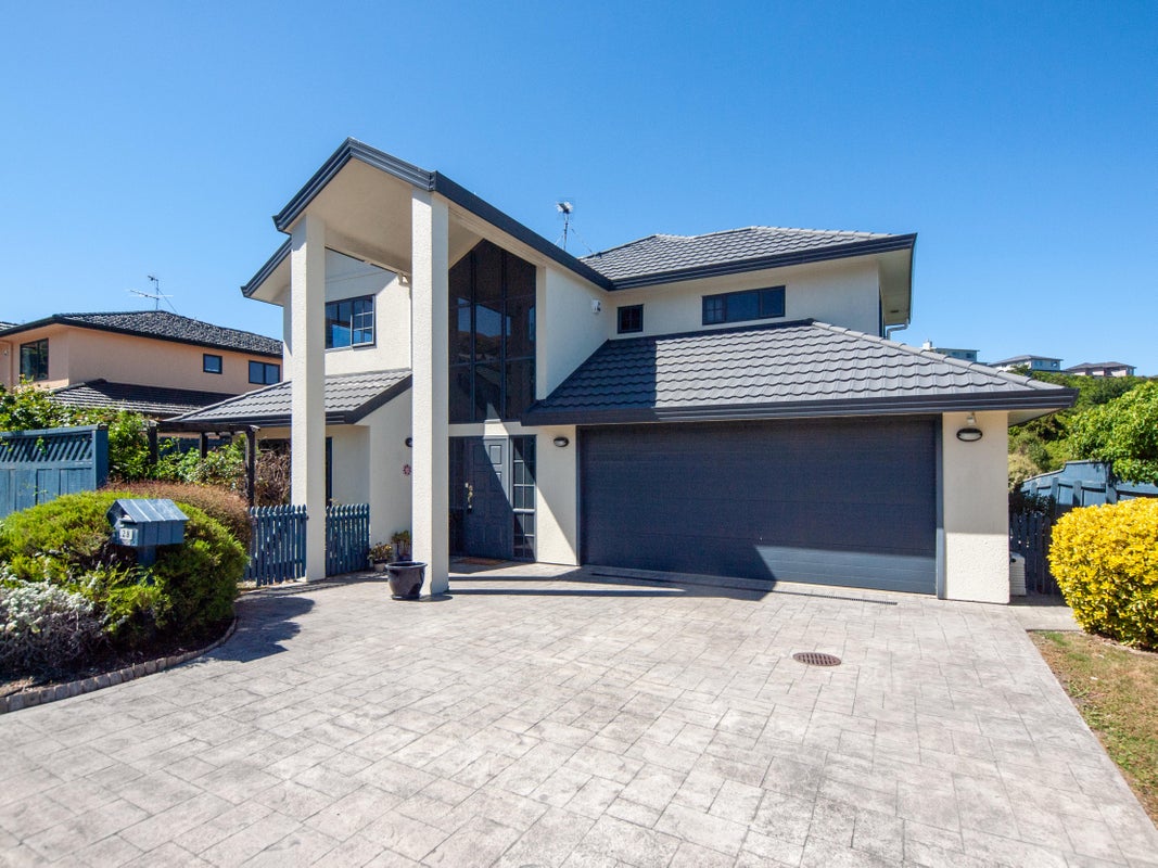 28 Amesbury Drive, Churton Park, Wellington - Carousel 1