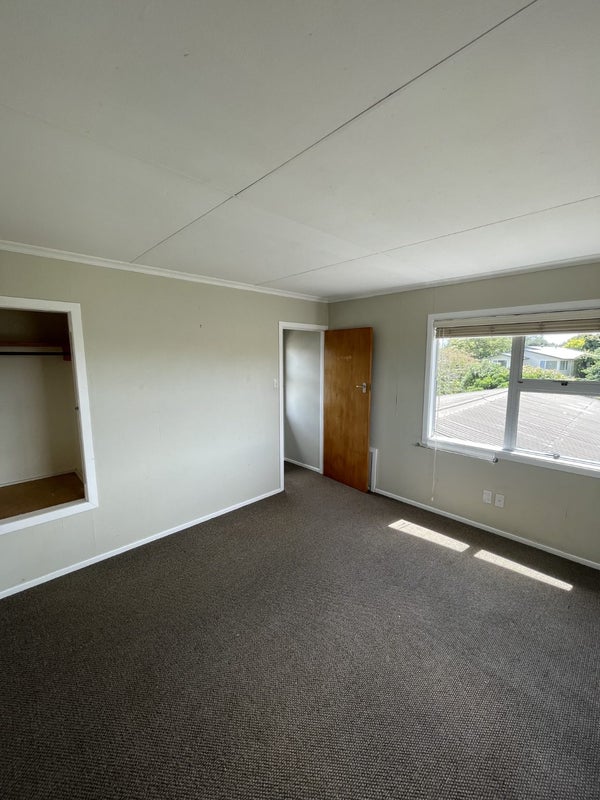 16 Newcastle Street, Hokowhitu, Palmerston North - Carousel 14