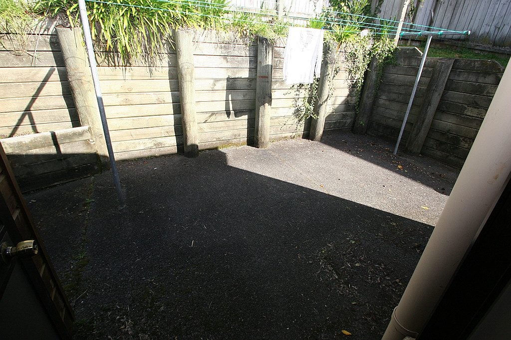 1/80 Saddleback Rise, Murrays Bay, Auckland - Carousel 17