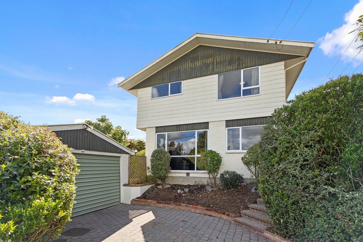 20 Fenhall Street, Russley, Christchurch - Carousel 1