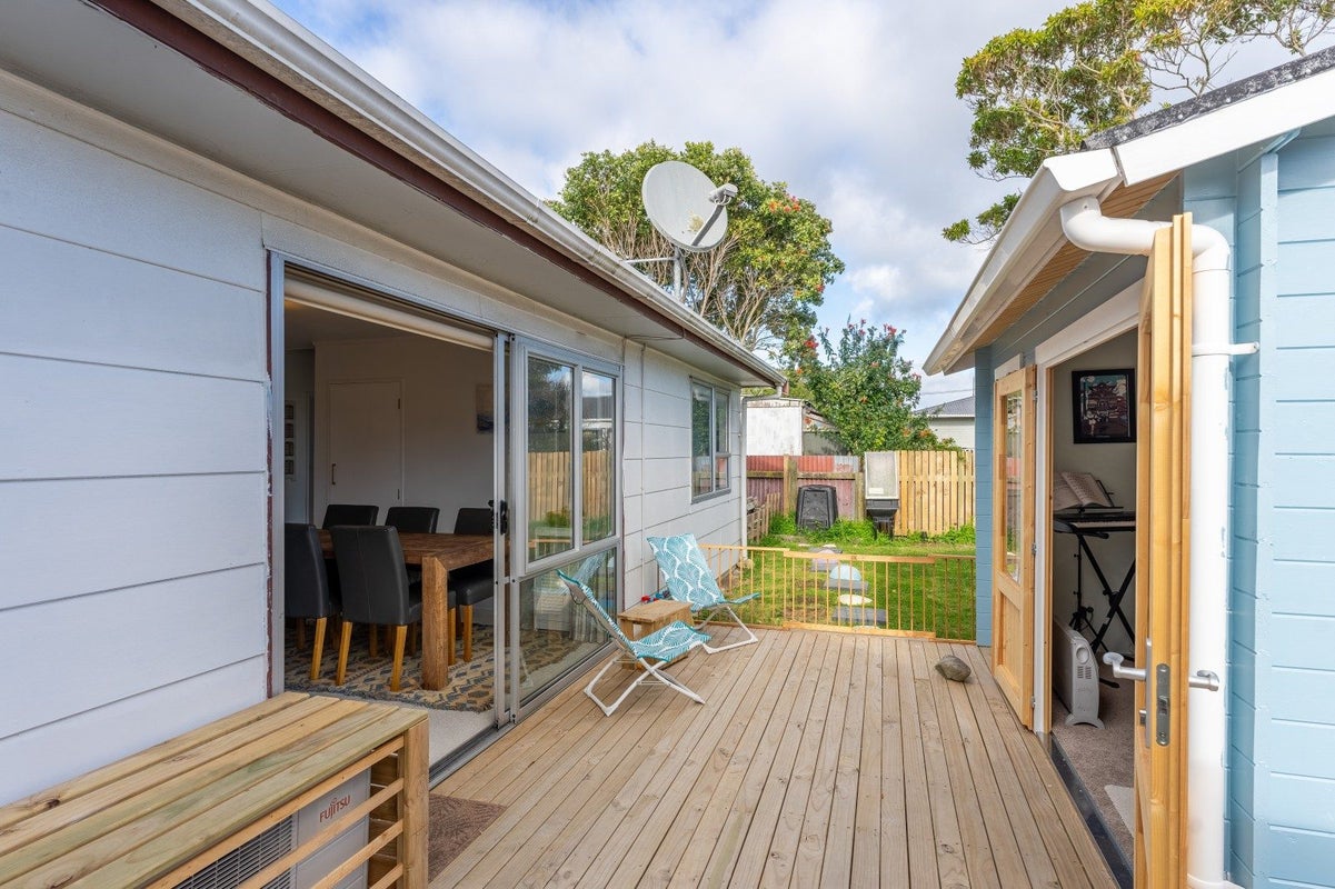 2/290B Main Highway, Otaki, Wellington - Carousel 1