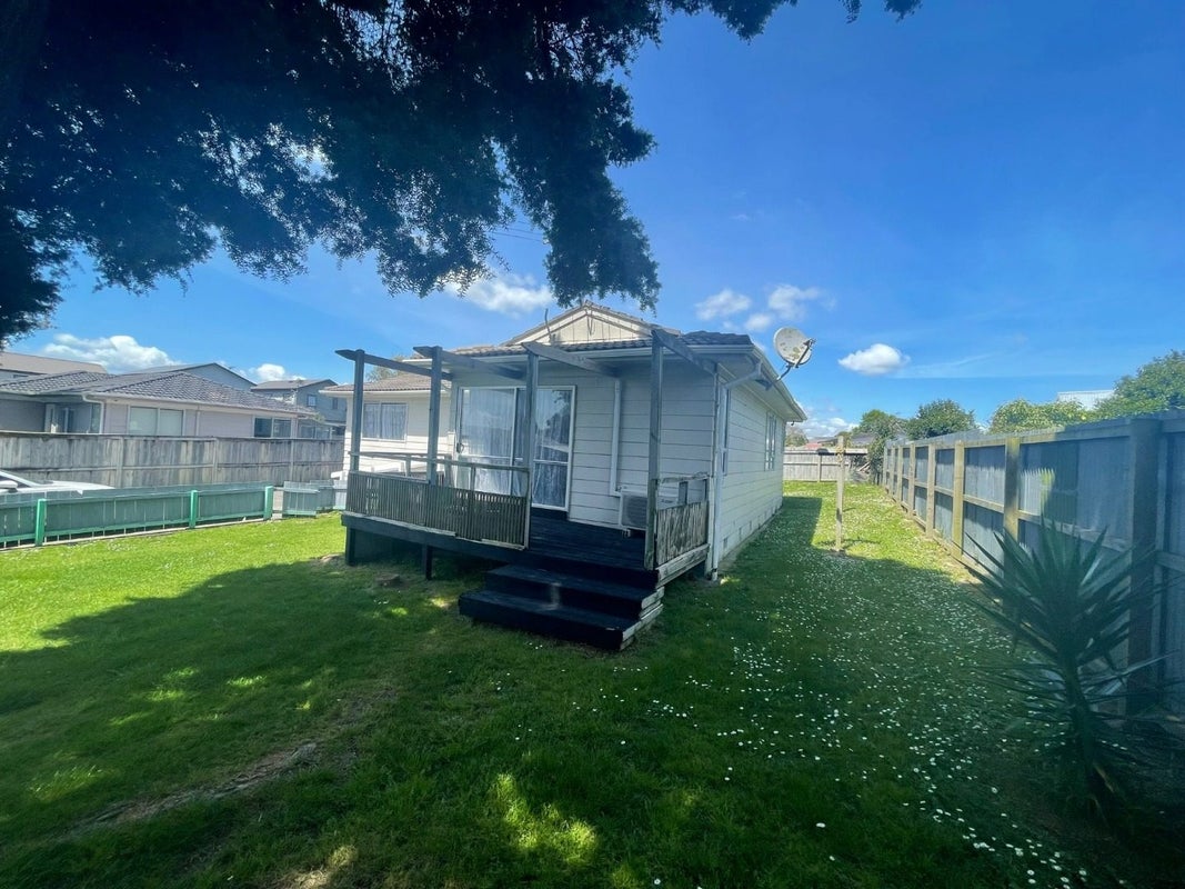 1/29 Becker Drive, Weymouth, Auckland - Carousel 2