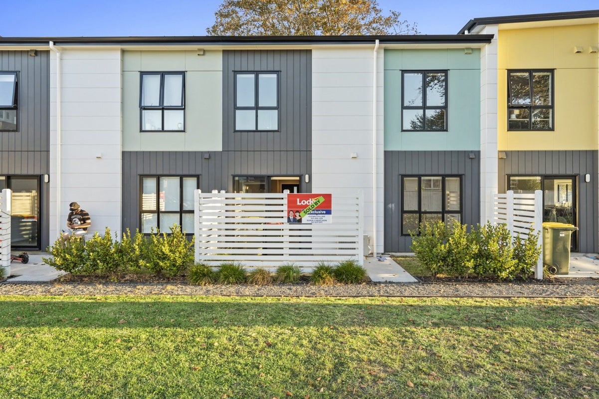2/2 Joshua Lane, Hamilton East, Hamilton - Carousel 16